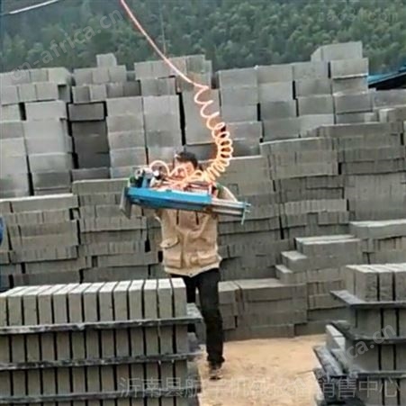 矿石破碎机设备 移动履带式破碎机 履带式碎石机