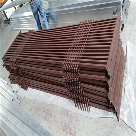 江苏图镂空铝屏风包工包料