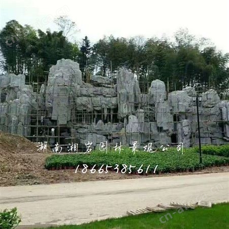 无锡水泥假山 塑石假山 风景假山厂家 仿木栏杆 景区假山选材精良