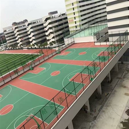 耐腾体育 操场围网生产 安全防护 护栏网 运动场