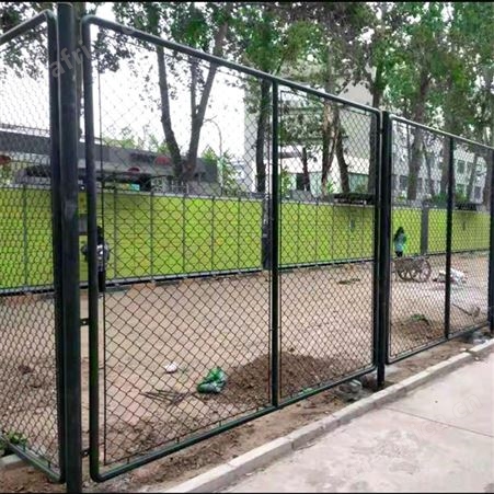 华丽体育学校操场围网 运动场球场围网 组装式运动场地护栏网