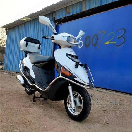 精品铃木海王星125 踏板车 二手摩托车 批发转让 箱镜齐全