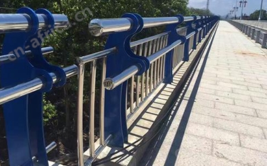 桥梁护栏