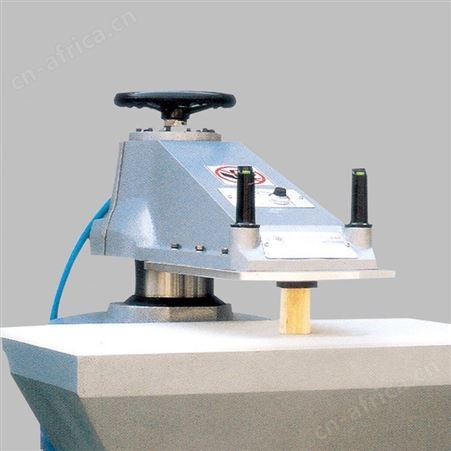 CJ-620C摇臂式裁断机