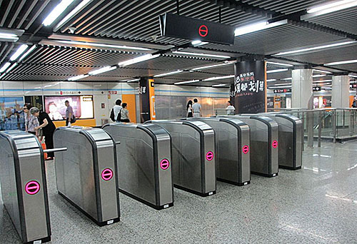 地铁翼闸厂家_翼闸防止尾随现象发生?