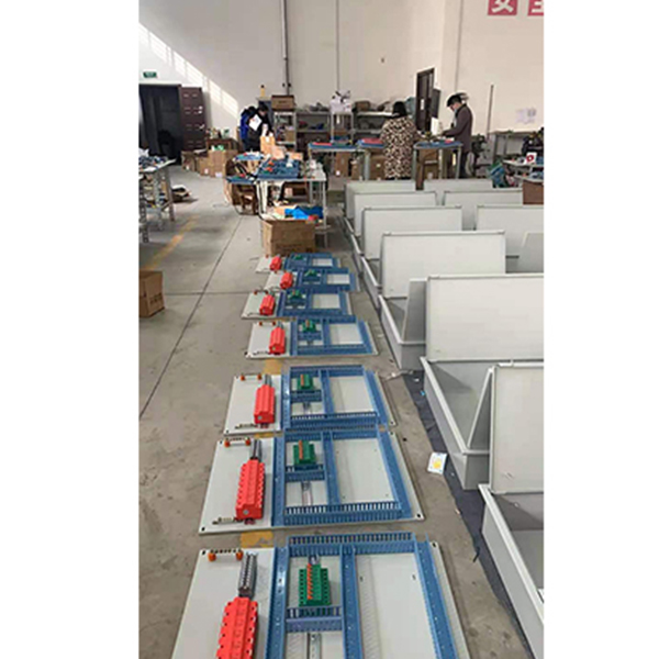 一级浪涌保护 器